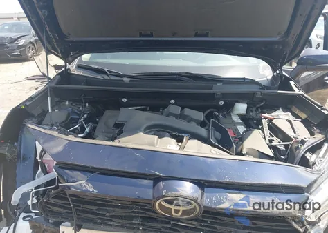 2024 Toyota Rav4 Xle Premium z USA, uszkodzony, nr VIN 2T3C1RFV5RW354638